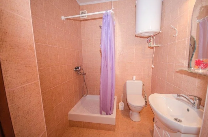Заозерное: Guest House Avalon