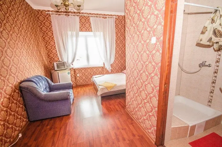 Заозерное: Guest House Avalon