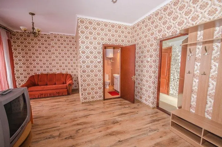 Заозерное: Guest House Avalon