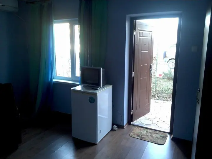 Заозерное: Guest House Avalon
