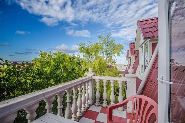 Заозерное: Guest House Avalon
