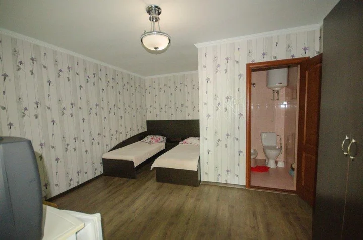 Заозерное: Guest House Avalon