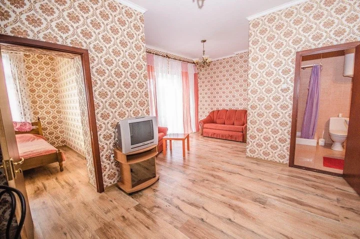 Заозерное: Guest House Avalon