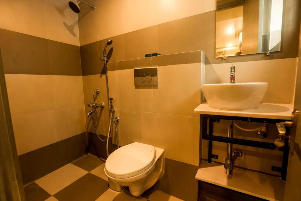 Панаджи: Coastal Pearl Hotel Miramar Panaji
