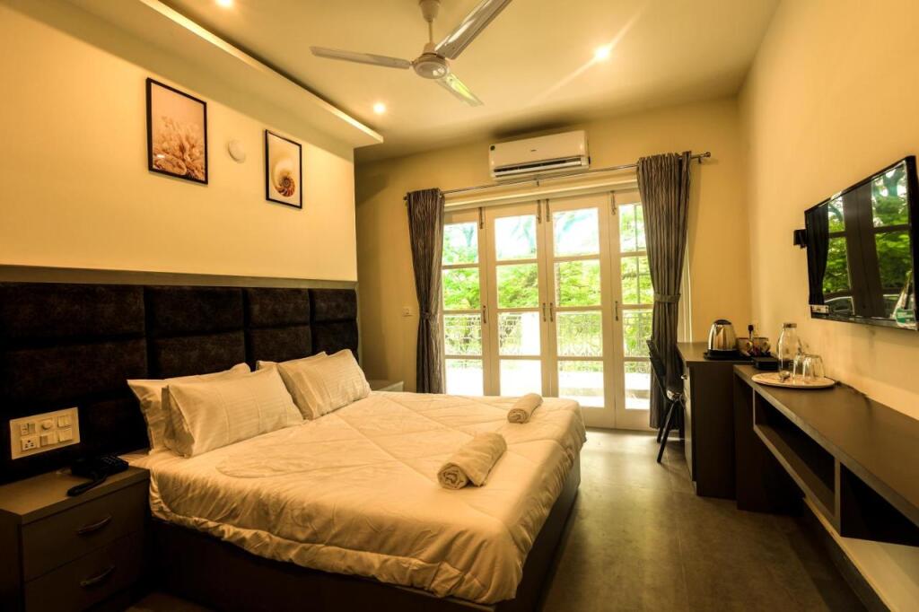 Панаджи: Coastal Pearl Hotel Miramar Panaji