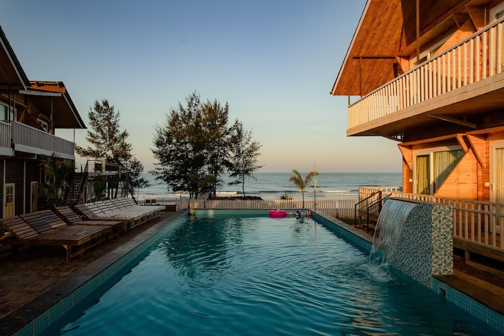 Морджим: Dallas Beach Resorts