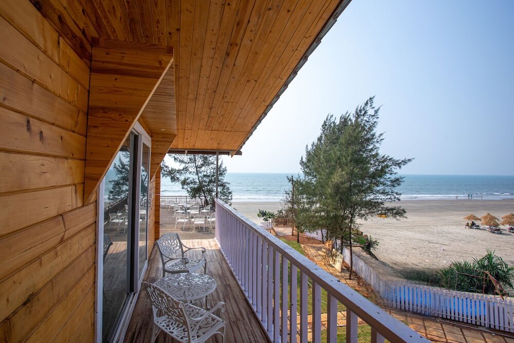 Морджим: Dallas Beach Resorts