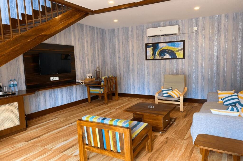 Арамбол: Sandbanks Beach Villas Morjim