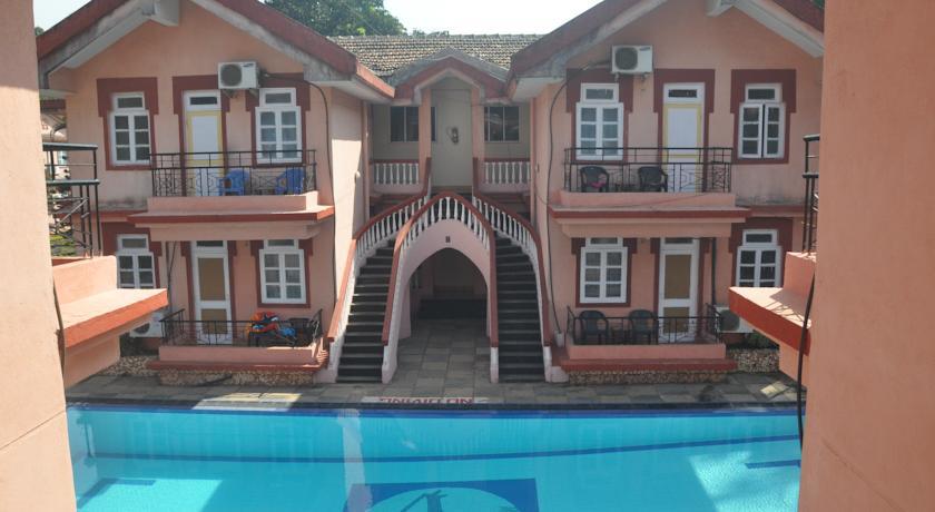 Калангут: tio carmino resort