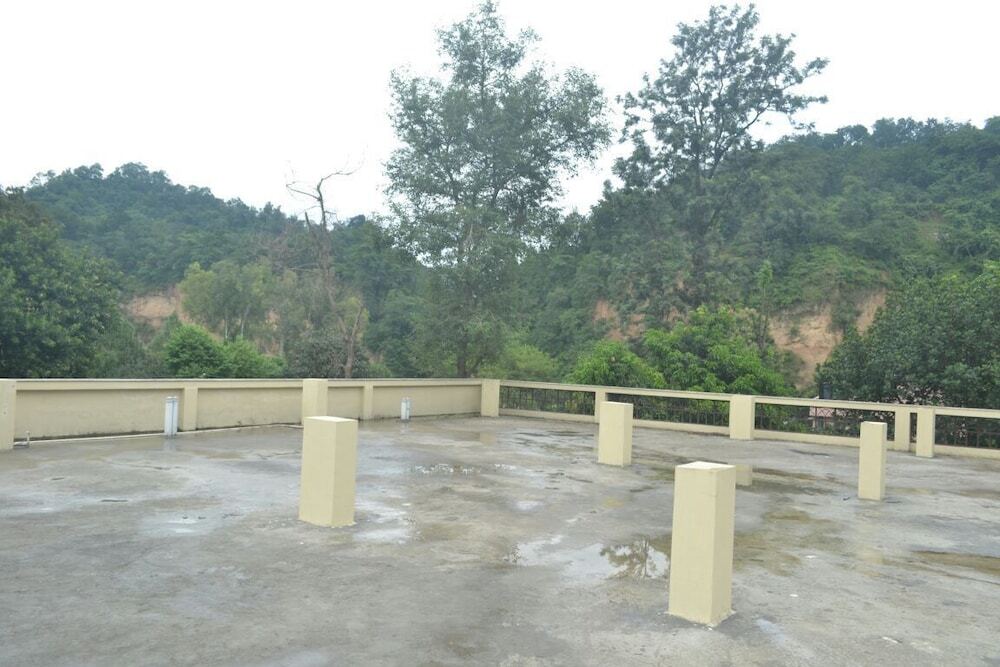 Наинитал: Corbett Comfort Lodge