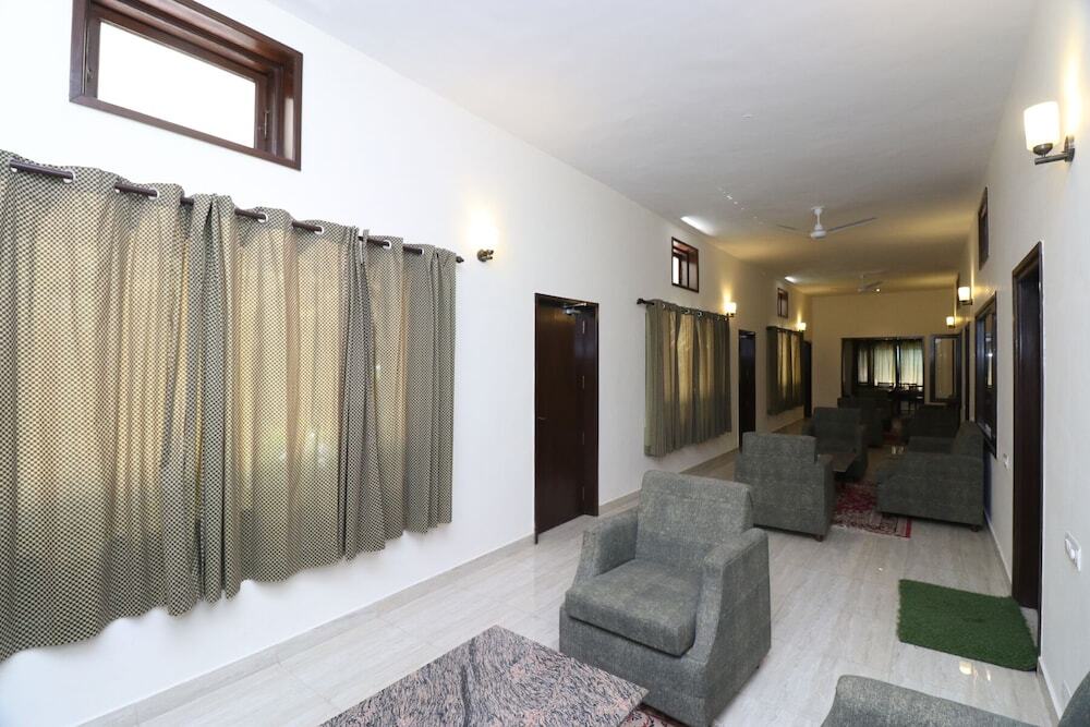 Наинитал: Corbett Comfort Lodge