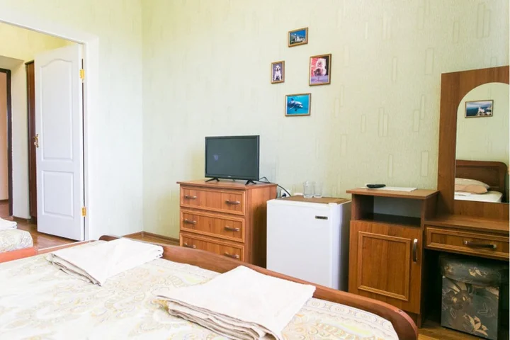 Заозерное: Гостевой дом Маячок