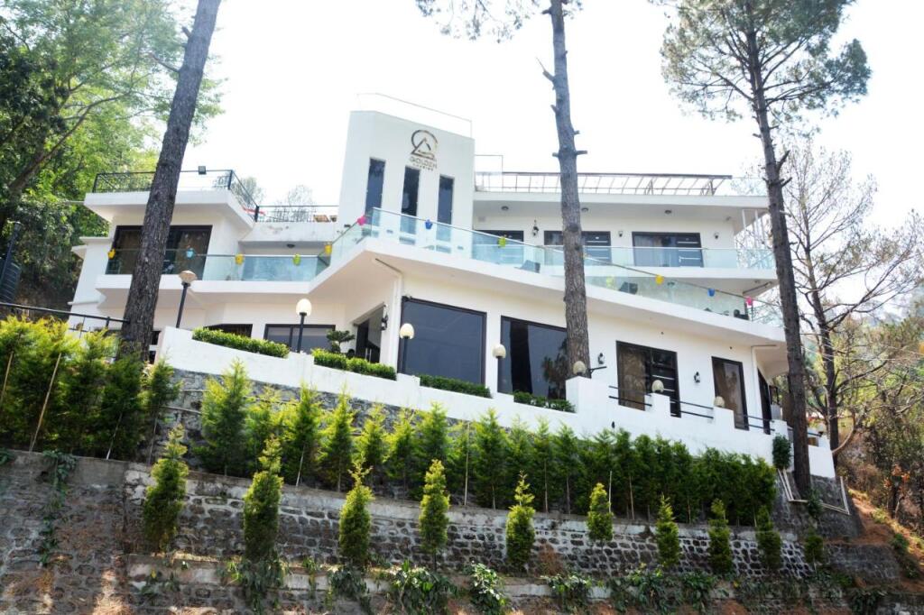 Наинитал: The Golden Sunrise Hotel