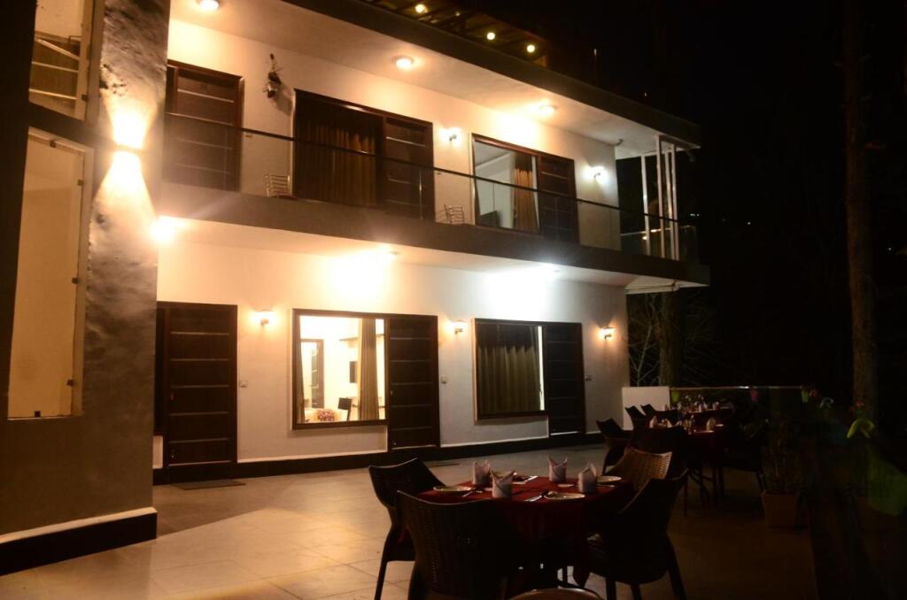 Наинитал: The Golden Sunrise Hotel