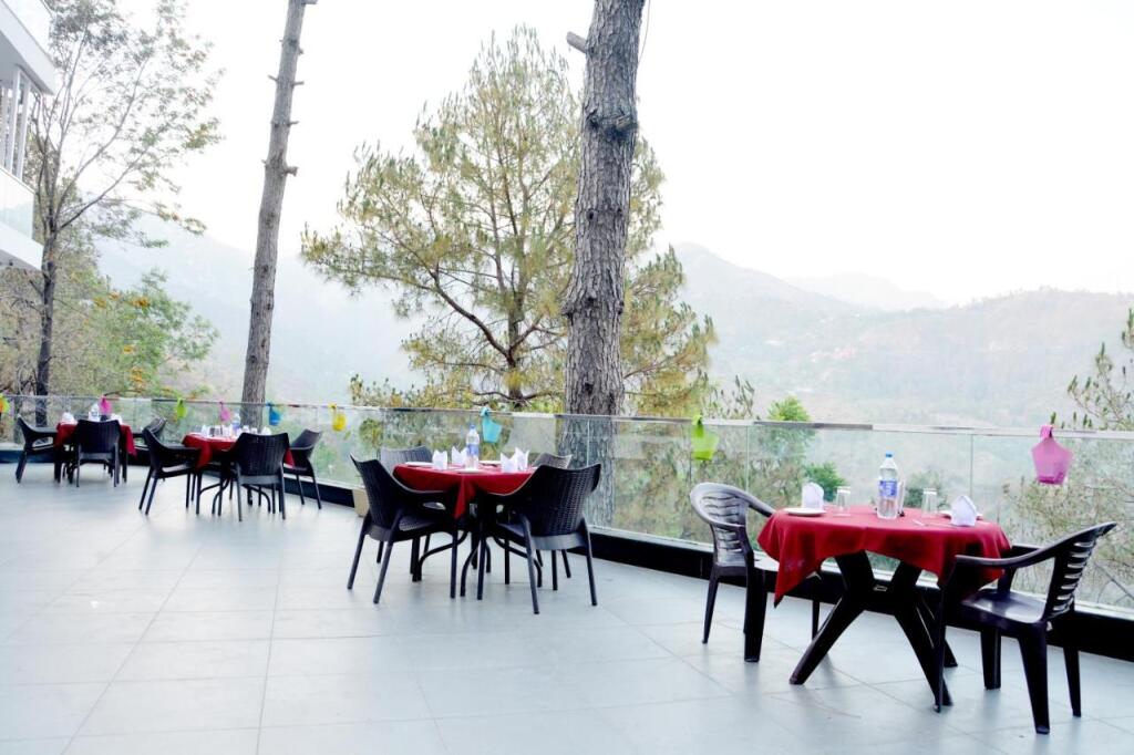 Наинитал: The Golden Sunrise Hotel