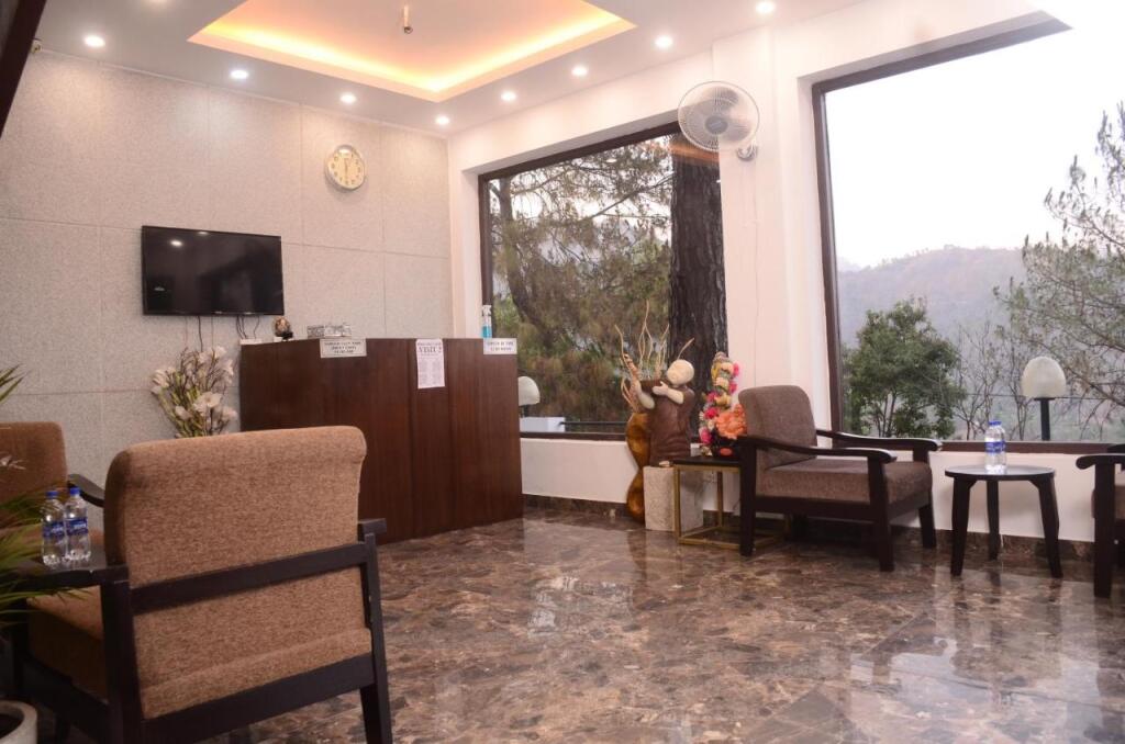 Наинитал: The Golden Sunrise Hotel