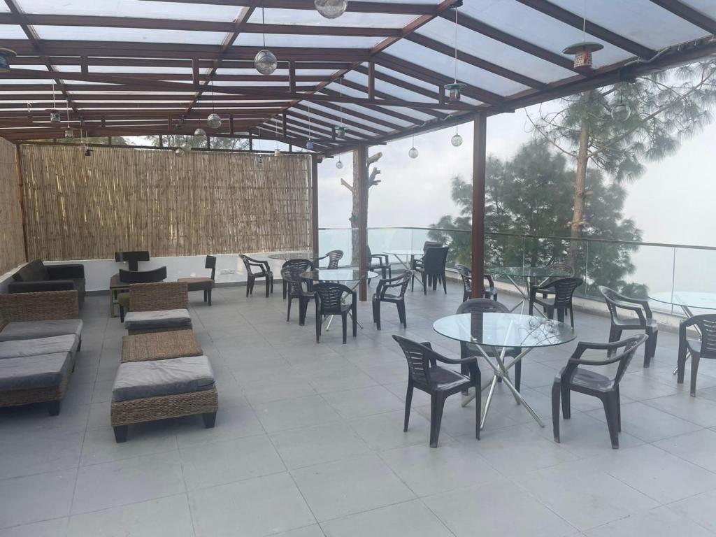 Наинитал: The Golden Sunrise Hotel