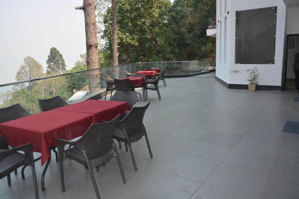Наинитал: The Golden Sunrise Hotel