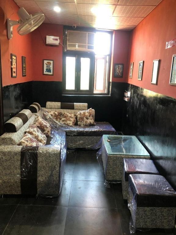 Фаридабад: OYO 91475 Happy Guest House