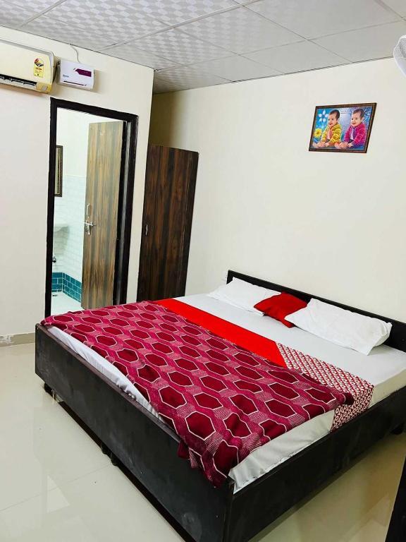 Фаридабад: OYO 91475 Happy Guest House