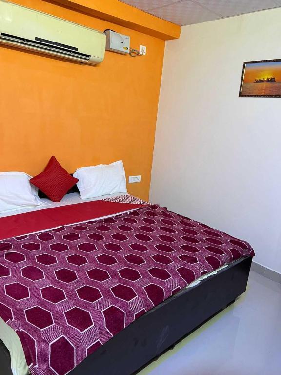 Фаридабад: OYO 91475 Happy Guest House