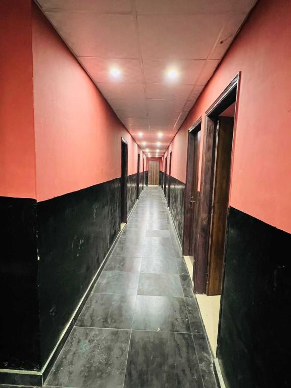 Фаридабад: OYO 91475 Happy Guest House