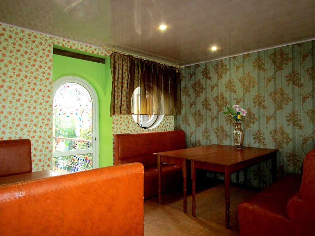 Заозерное: Roza Guest House