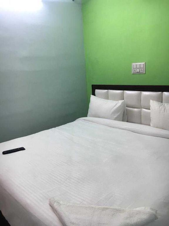 Фаридабад: Oyo Hotel the Limestone