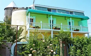 Заозерное: Viktoriya Guest House