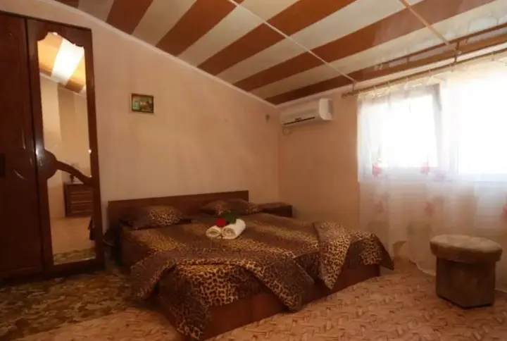 Заозерное: Viktoriya Guest House