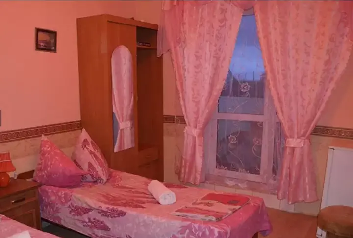 Заозерное: Viktoriya Guest House