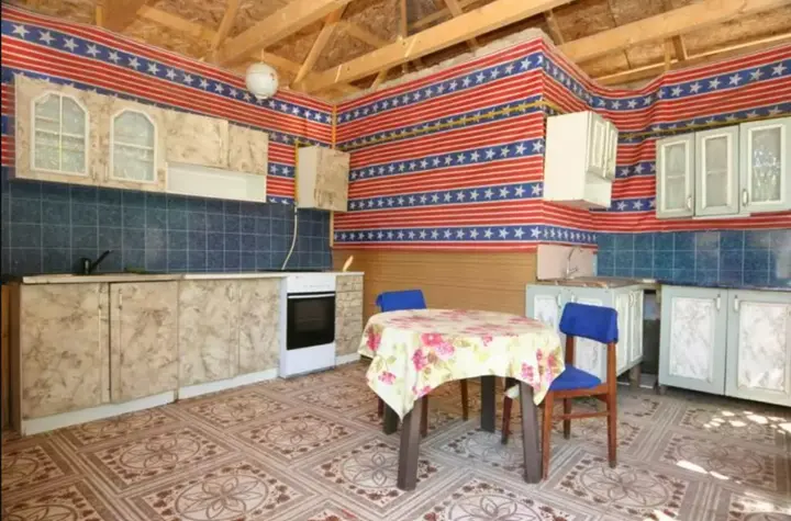 Заозерное: Viktoriya Guest House