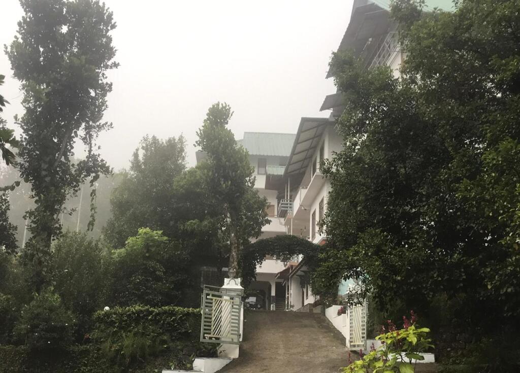 Муннар: Coastal Grand Bell Vedera Resorts