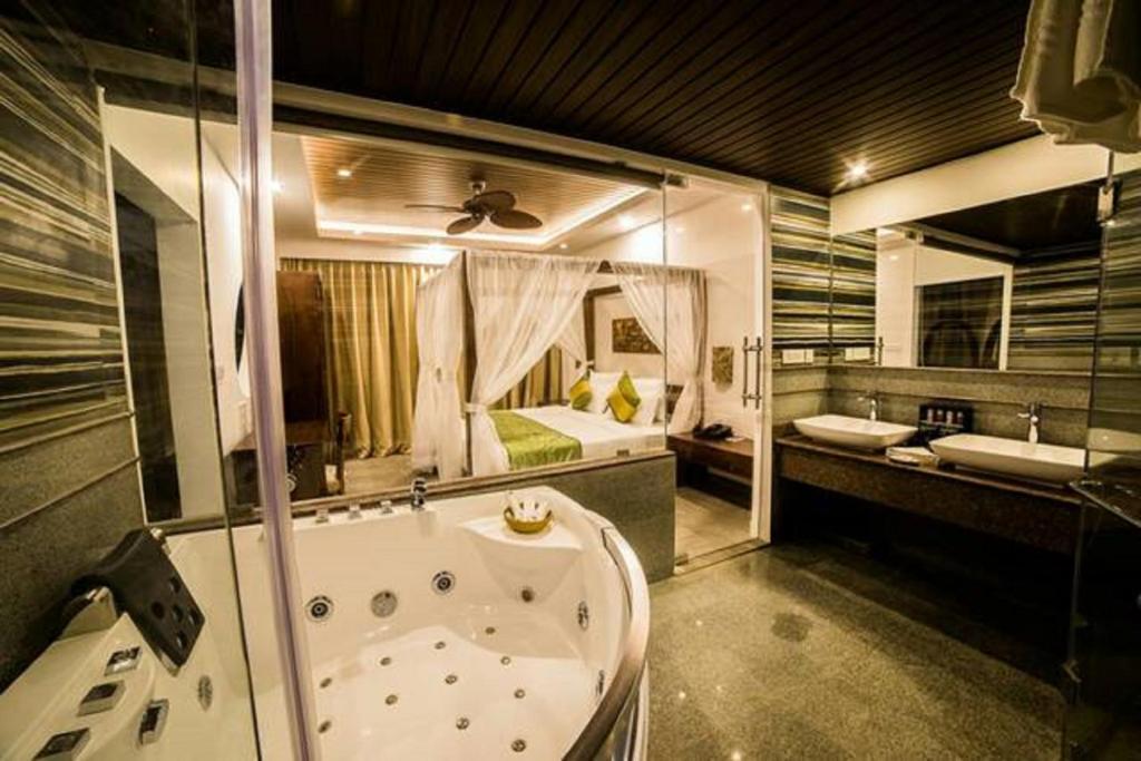 Муннар: Elixir Hills Suite Hotel and Spa