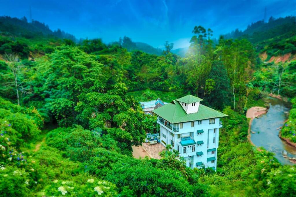 Муннар: Hotel Emerald Inn