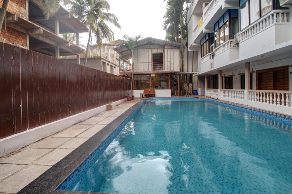 Морджим: Hotel Pleasure Inn near Turtle Beach, Morjim