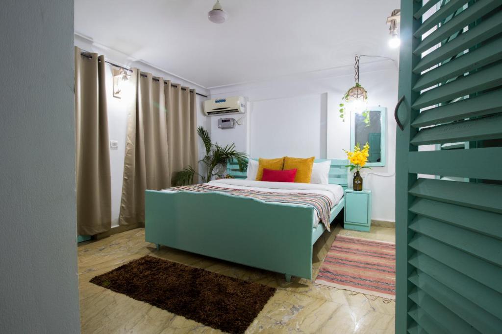 Морджим: The Turquoiise House