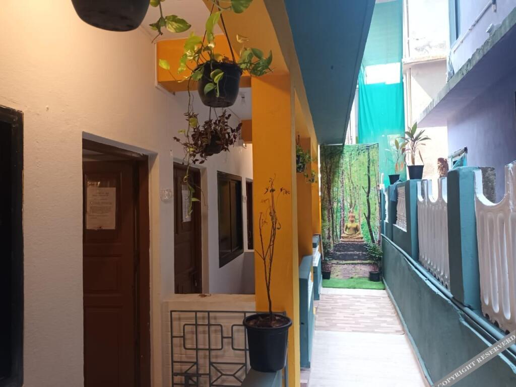 Арамбол: Madan Motels