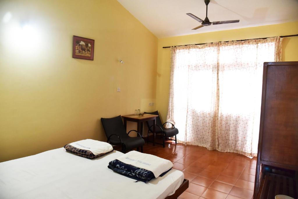 Калангут: Qees Empire Beachfront Resort