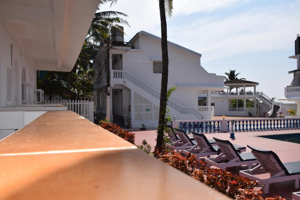 Калангут: Qees Empire Beachfront Resort