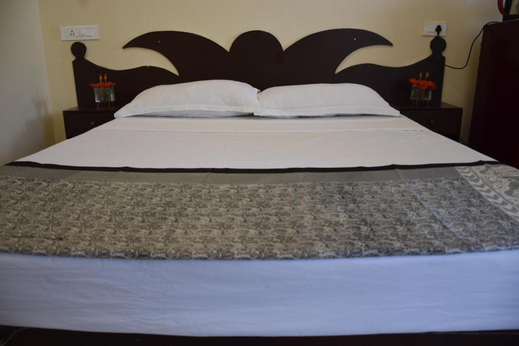 Калангут: Qees Empire Beachfront Resort