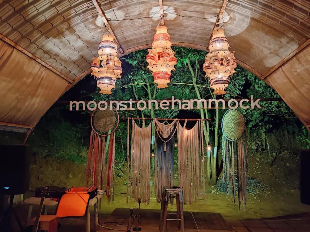 Пляж Мандва: Moonstone Hammock Alibaug
