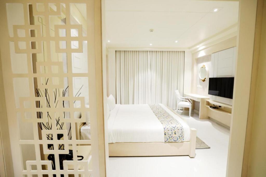 Мангалур: AJ Grand Hotel