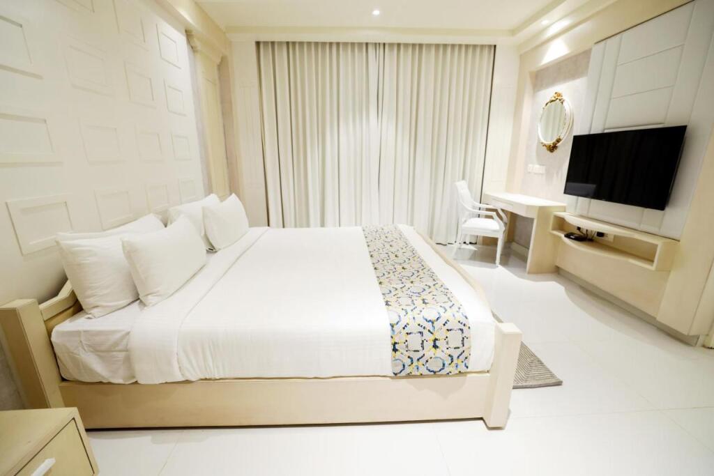 Мангалур: AJ Grand Hotel