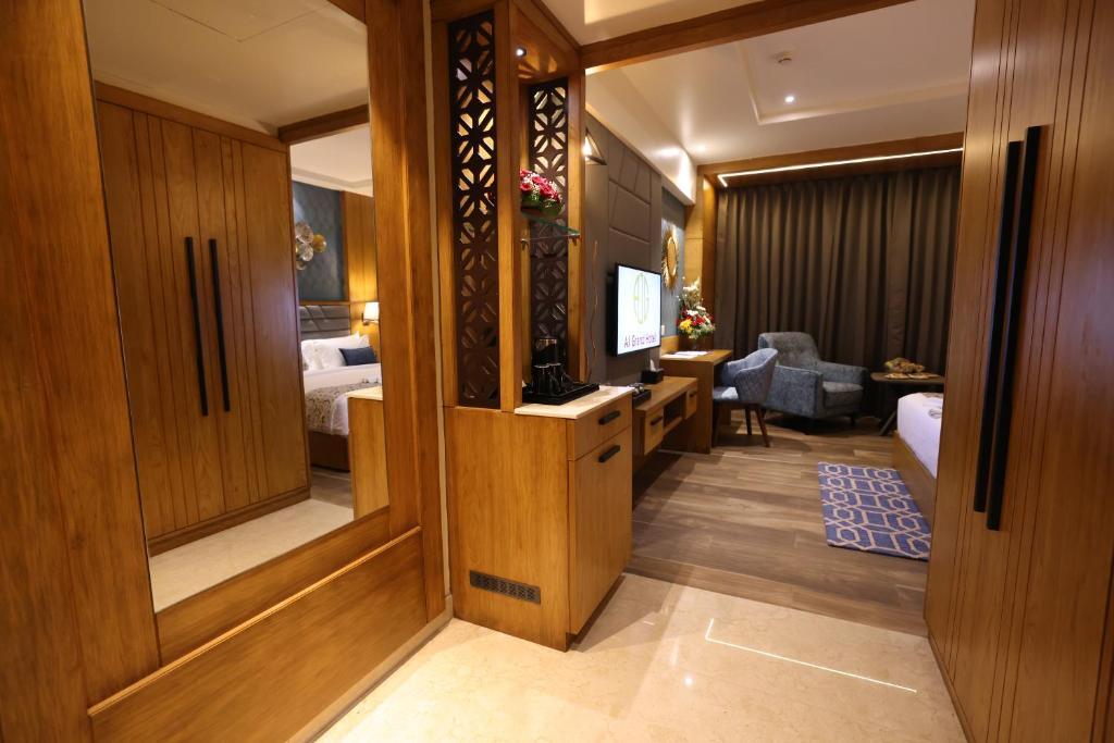 Мангалур: AJ Grand Hotel