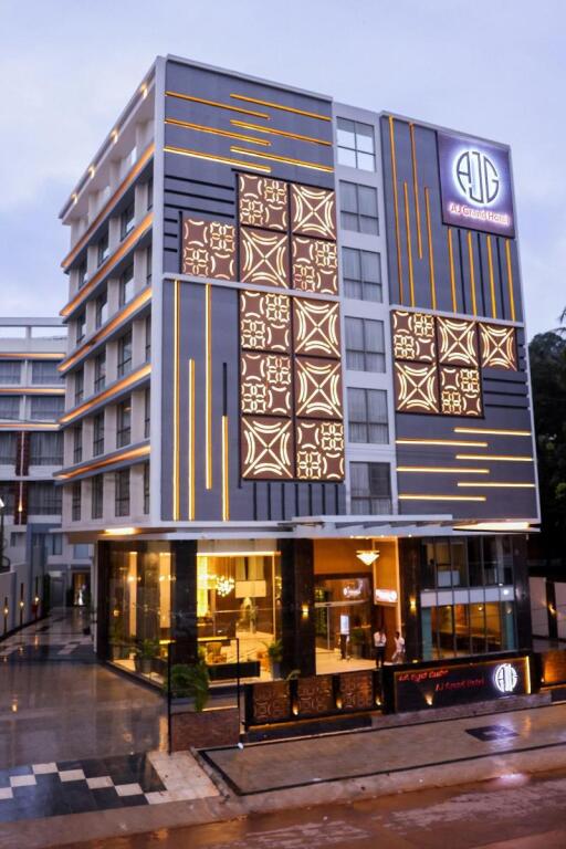 Мангалур: AJ Grand Hotel