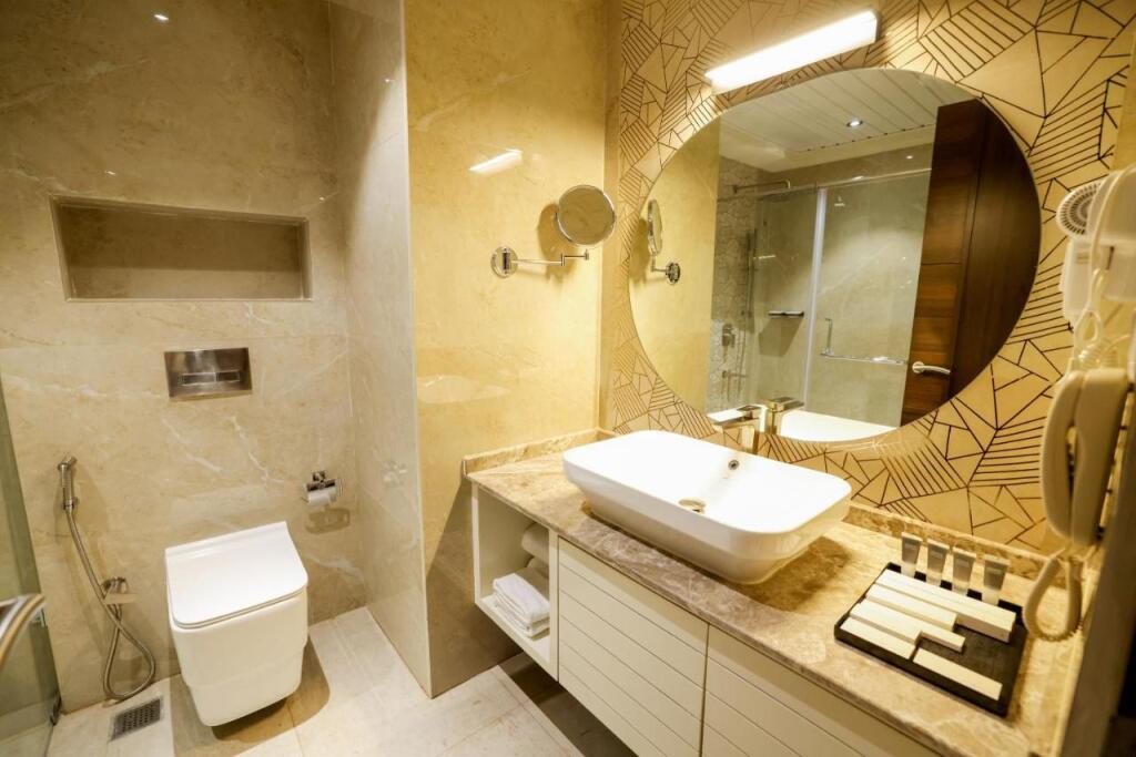 Мангалур: AJ Grand Hotel