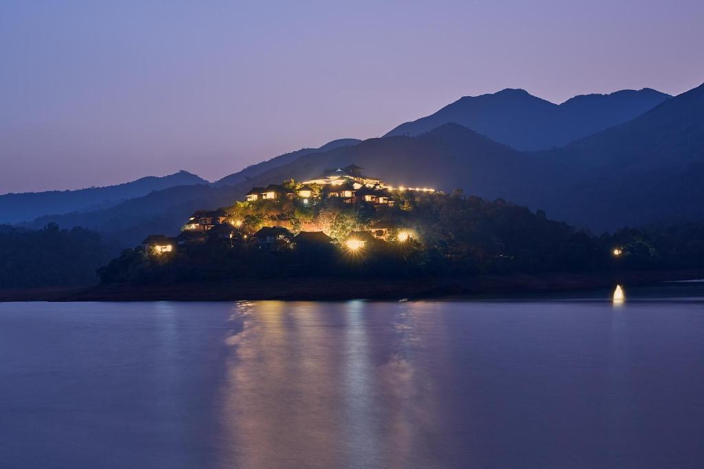 Велламундра: Mountain Shadows Resorts