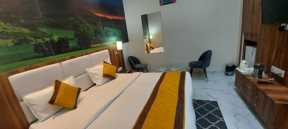Матхура: Hotel Virasat Palace