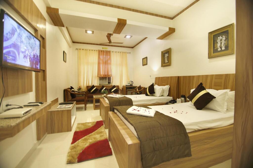 Матхура: Hotel Sheetal Regency,Near Janambhumi